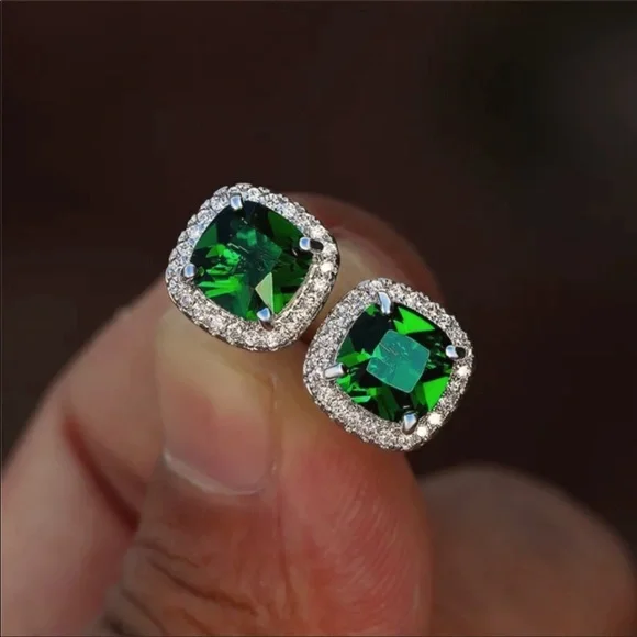 New 925 Silver Square Green Emerald Diamond Earrings - Picture 1 of 3